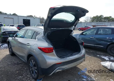 2018 Infiniti Qx30 Essential z USA, uszkodzony, nr VIN SJKCH5CR2JA005626